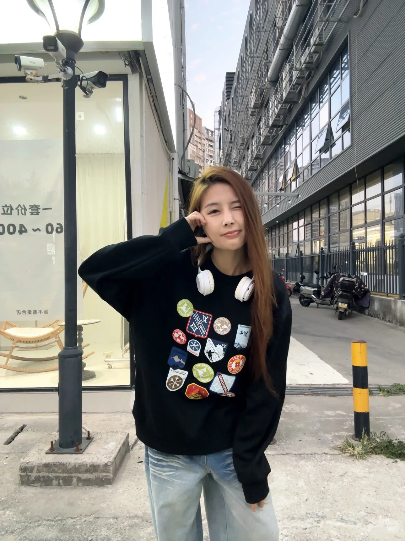 Louis Vuitton/Louis Vuitton 25Fw badge crew neck sweatshirt
